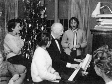 Singing Round The Piano